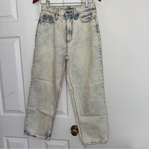Universal Thread Vintage Wash Straight Leg Jeans